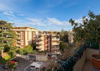 Foto 10 - Bilocale via serenella
 
5, Sanremo - foto 10