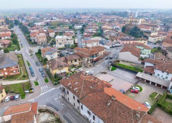 Edificio all\'aperto - Locale Commerciale via Umberto I
 
66, Flero - foto 43