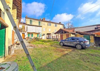 Cortile interno - Villa via Umberto I, Terruggia - foto 3