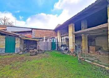 Cortile interno - Villa via Umberto I, Terruggia - foto 4