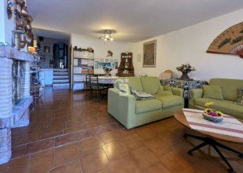 Foto 3 - Villa a Schiera Via Monte Bianco
 
25, Ronciglione - foto 3