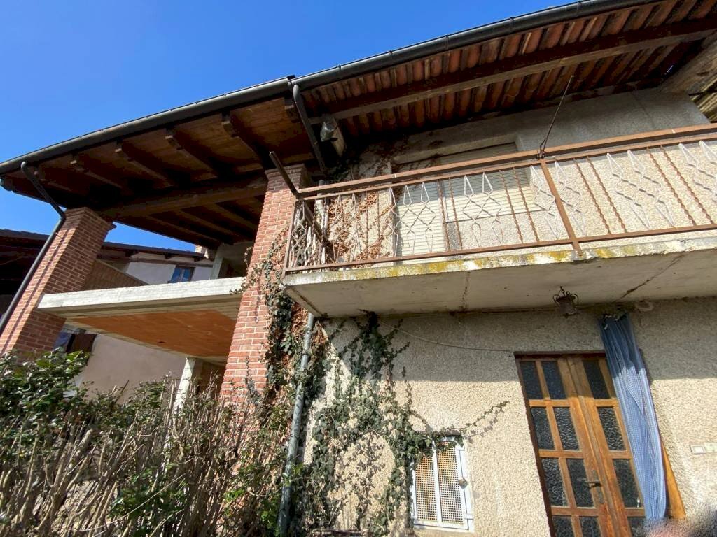 Facciata - Casa indipendente strada dei Magnini, Mondovì - foto 3