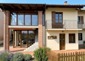 Facciata - Casa indipendente strada dei Magnini, Mondovì - foto 1