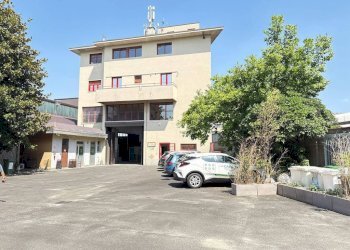 Facciata - Ufficio via Enrico Cosenz, 18, Milano (zona Bovisa) - foto 6