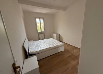 Camera da letto - Quadrilocale via Carlo Zucchi, Modena (zona Circoscrizione 1) - foto 14