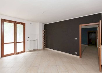 Camera da letto - Bilocale strada Rubattera, 25, Castiglione Torinese - foto 28