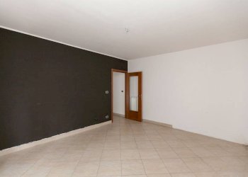 Camera da letto - Bilocale strada Rubattera, 25, Castiglione Torinese - foto 30