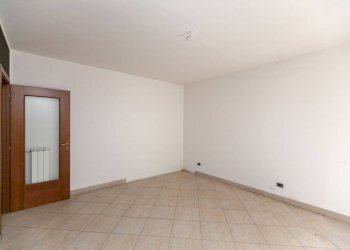 Camera da letto - Bilocale strada Rubattera, 25, Castiglione Torinese - foto 32