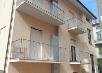 Facciata - Bilocale via Luigi Cadorna, Alba - foto 1