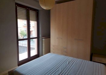 Camera da letto - Bilocale via Luigi Cadorna, Alba - foto 8