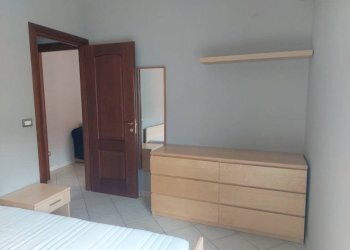 Camera da letto - Bilocale via Luigi Cadorna, Alba - foto 9