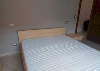 Camera da letto - Bilocale via Luigi Cadorna, Alba - foto 11