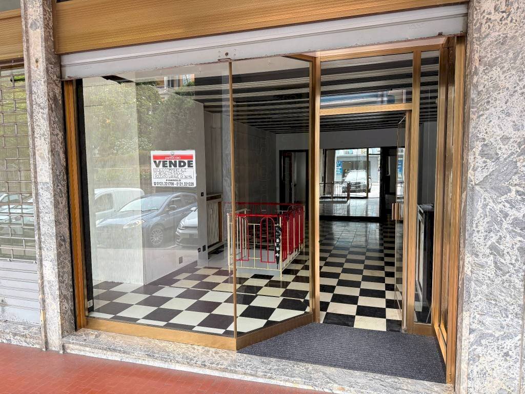 Ingresso - Negozio via Roma, 24, Perosa Argentina - foto 1