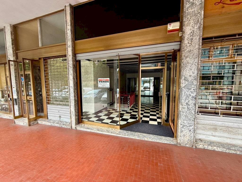 Ingresso - Negozio via Roma, 24, Perosa Argentina - foto 2