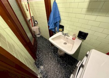 Bagno - Negozio via Roma, 24, Perosa Argentina - foto 9