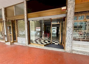 Ingresso - Negozio via Roma, 24, Perosa Argentina - foto 2
