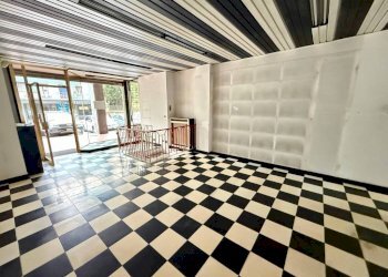 Interno non residenziale - Negozio via Roma, 24, Perosa Argentina - foto 6