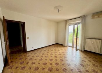 Soggiorno - Appartamento piazza Ferdinando Avogadro di Collobiano, 6, Vigliano Biellese - foto 13