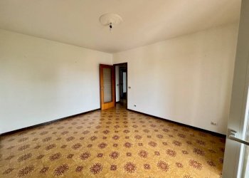 Soggiorno - Appartamento piazza Ferdinando Avogadro di Collobiano, 6, Vigliano Biellese - foto 14