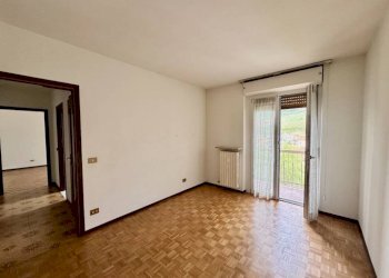 Camera da letto - Appartamento piazza Ferdinando Avogadro di Collobiano, 6, Vigliano Biellese - foto 17