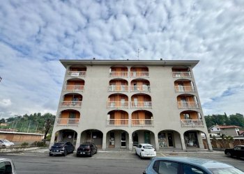 Facciata - Appartamento piazza Ferdinando Avogadro di Collobiano, 6, Vigliano Biellese - foto 32