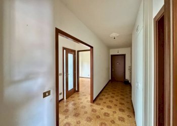 Ingresso - Appartamento piazza Ferdinando Avogadro di Collobiano, 6, Vigliano Biellese - foto 5