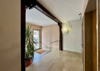 Interno palazzo - Appartamento piazza Ferdinando Avogadro di Collobiano, 6, Vigliano Biellese - foto 6