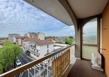 Balcone - Appartamento piazza Ferdinando Avogadro di Collobiano, 6, Vigliano Biellese - foto 9