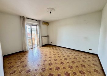 Soggiorno - Appartamento piazza Ferdinando Avogadro di Collobiano, 6, Vigliano Biellese - foto 11
