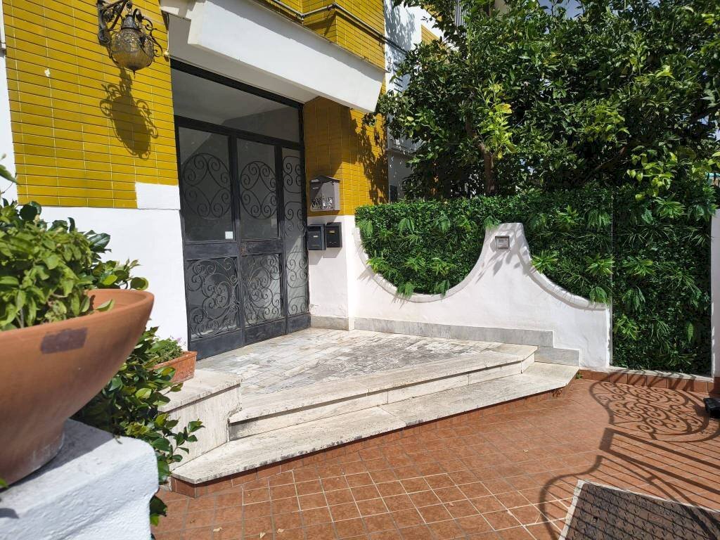 Cortile interno - Trilocale via Campitelli, 20, Portici - foto 3