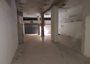 Interno non residenziale - Negozio via Guglielmo Marconi, Portici - foto 8