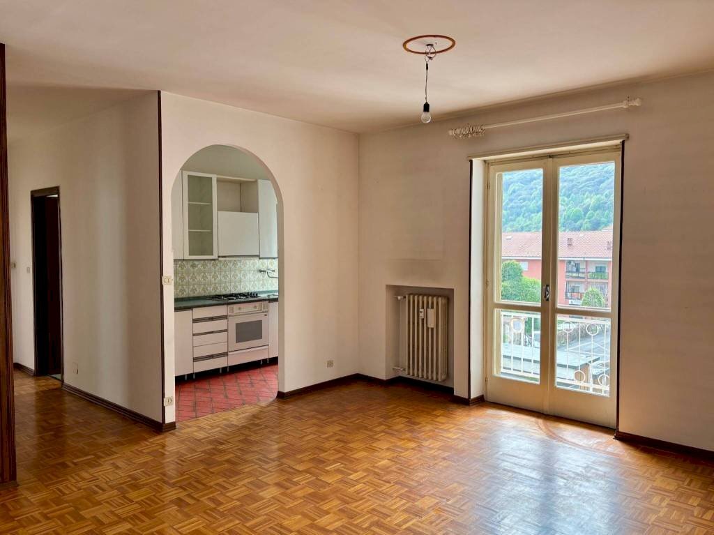 Soggiorno - Bilocale corso Antonio Gramsci, 23, Torre Pellice - foto 1