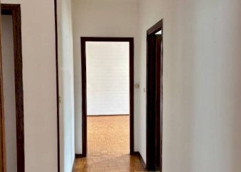 Corridoio - Bilocale corso Antonio Gramsci, 23, Torre Pellice - foto 17