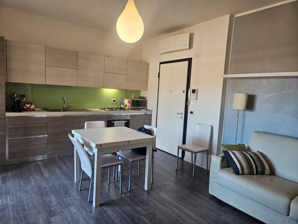 Soggiorno - Bilocale via Giorgio Cencetti, 10, Bologna (zona Massarenti) - foto 2