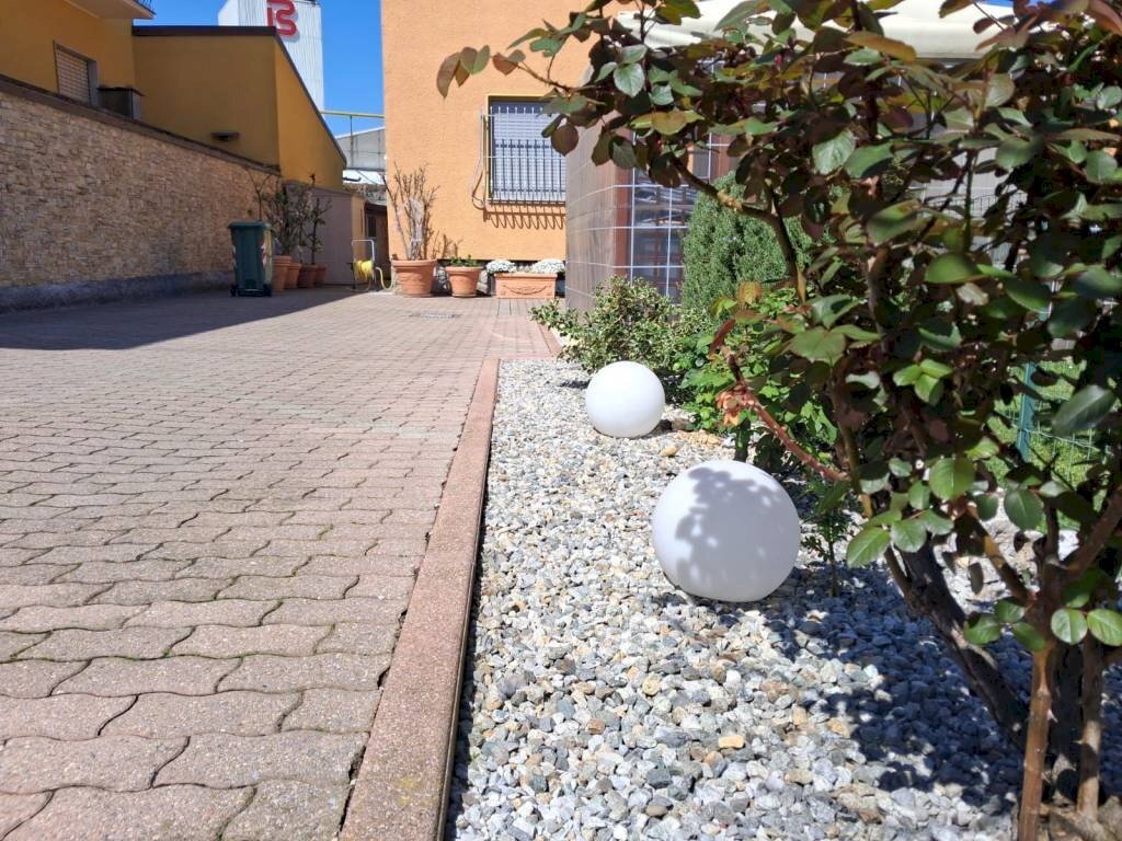 Cortile interno - Trilocale via Vecchia di Cuneo, 11, Borgo San Dalmazzo - foto 2