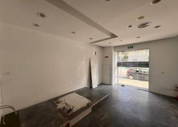 Interno non residenziale - Negozio via Caprera, 7r, Genova (zona Quarto) - foto 7