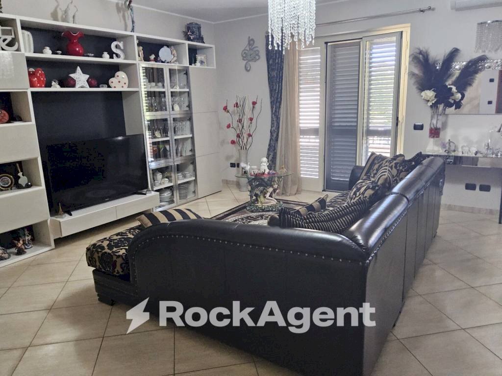 Salone - Villa a Schiera contrada Cardusa, Gioiosa Ionica - foto 3