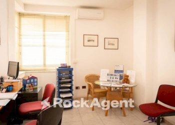 Ufficio - Quadrilocale viale di Augusto, 62, Napoli (zona Fuorigrotta) - foto 7