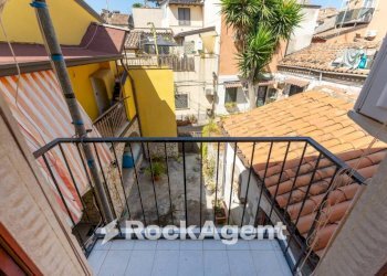 Balcone - Casa indipendente via Santa Barbara, 57, Catania - foto 35