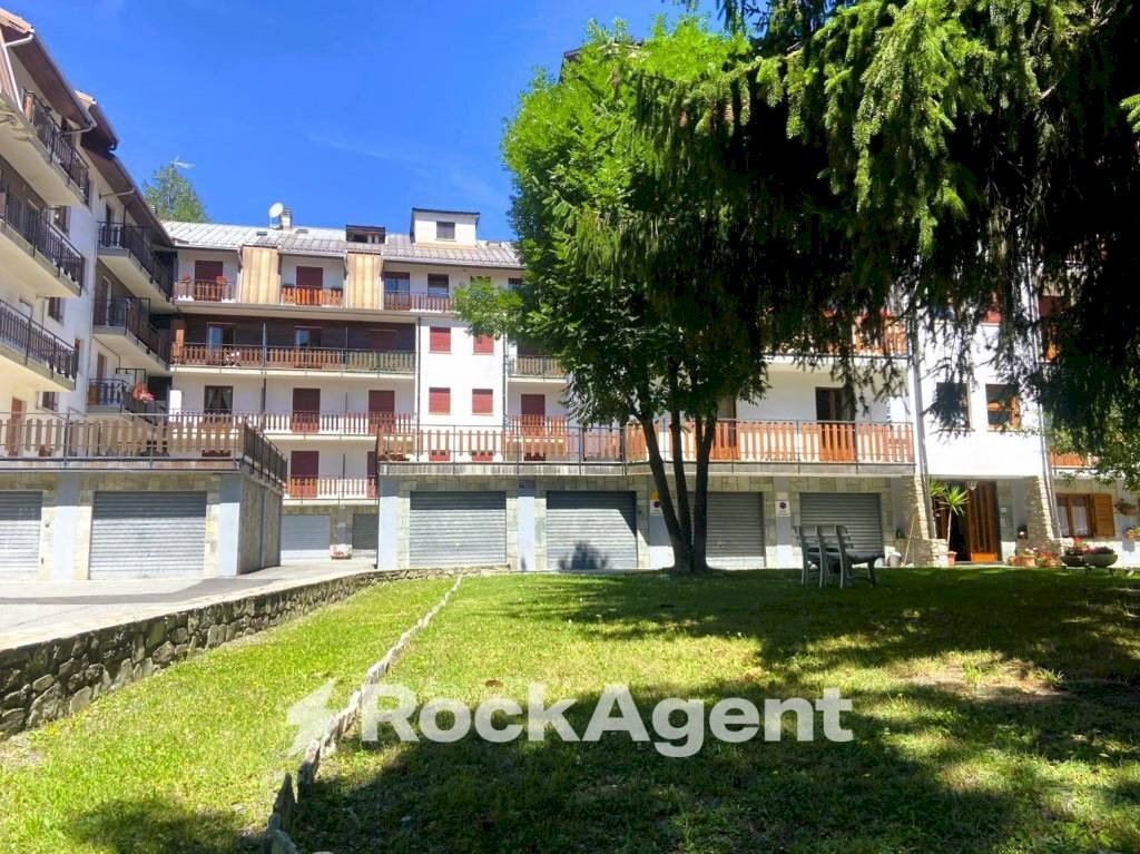 Giardino - Bilocale via Einaudi, 15, Bardonecchia - foto 2