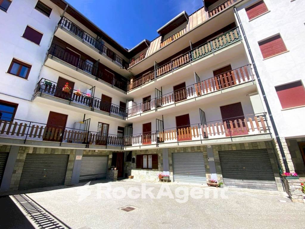 Facciata - Bilocale via Einaudi, 15, Bardonecchia - foto 3
