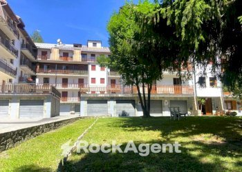 Giardino - Bilocale via Einaudi, 15, Bardonecchia - foto 2