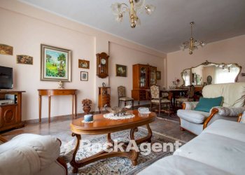 Salone - Appartamento via Vittorio Butera, 14, Catanzaro - foto 3