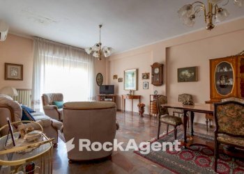 Salone - Appartamento via Vittorio Butera, 14, Catanzaro - foto 8