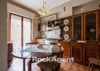 Cucina - Appartamento via Vittorio Butera, 14, Catanzaro - foto 15