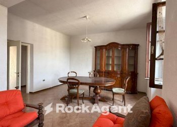 Salone - Quadrilocale via Montebello, Licciana Nardi - foto 1