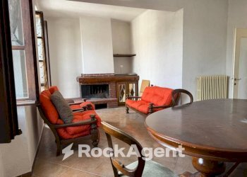 Salone - Quadrilocale via Montebello, Licciana Nardi - foto 4