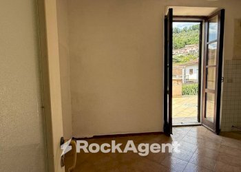 Salone - Quadrilocale via Montebello, Licciana Nardi - foto 11