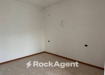 Camera da letto - Quadrilocale via del Villino, Alanno - foto 5