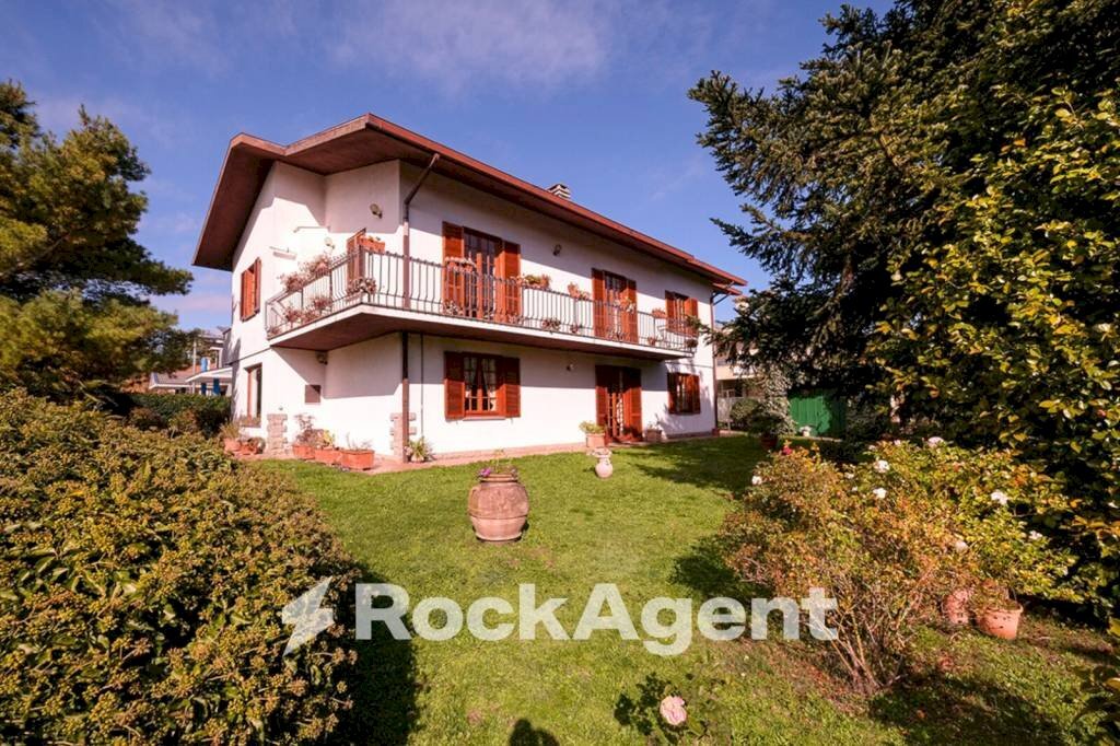 Giardino - Villa via 8 Marzo, 1, Acquapendente - foto 1